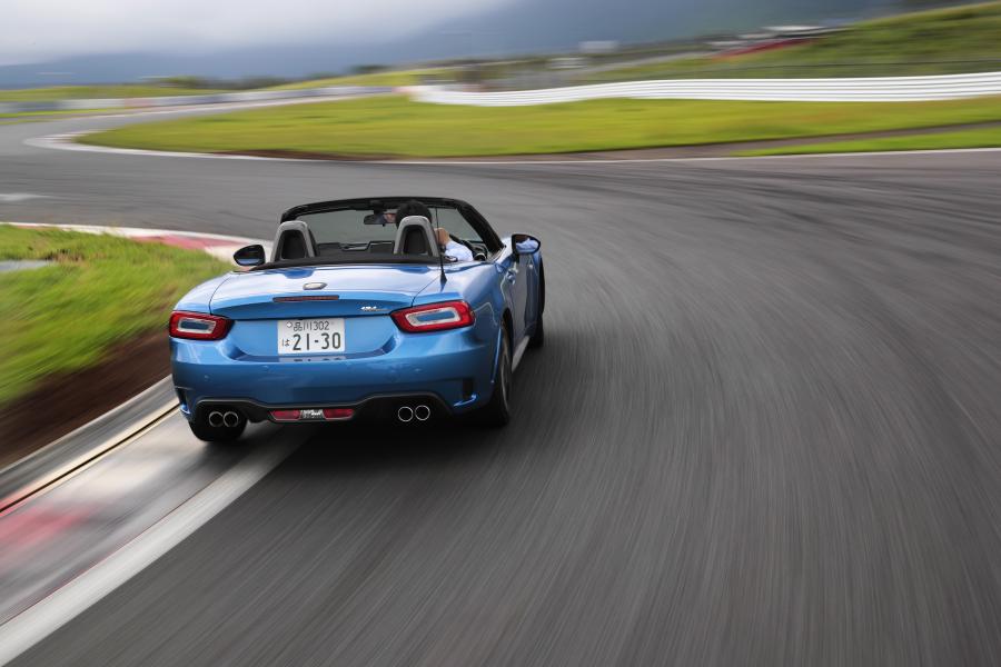  Abarth 124 Spider (348) 2016 года  (JP) (фото 32 из 58)